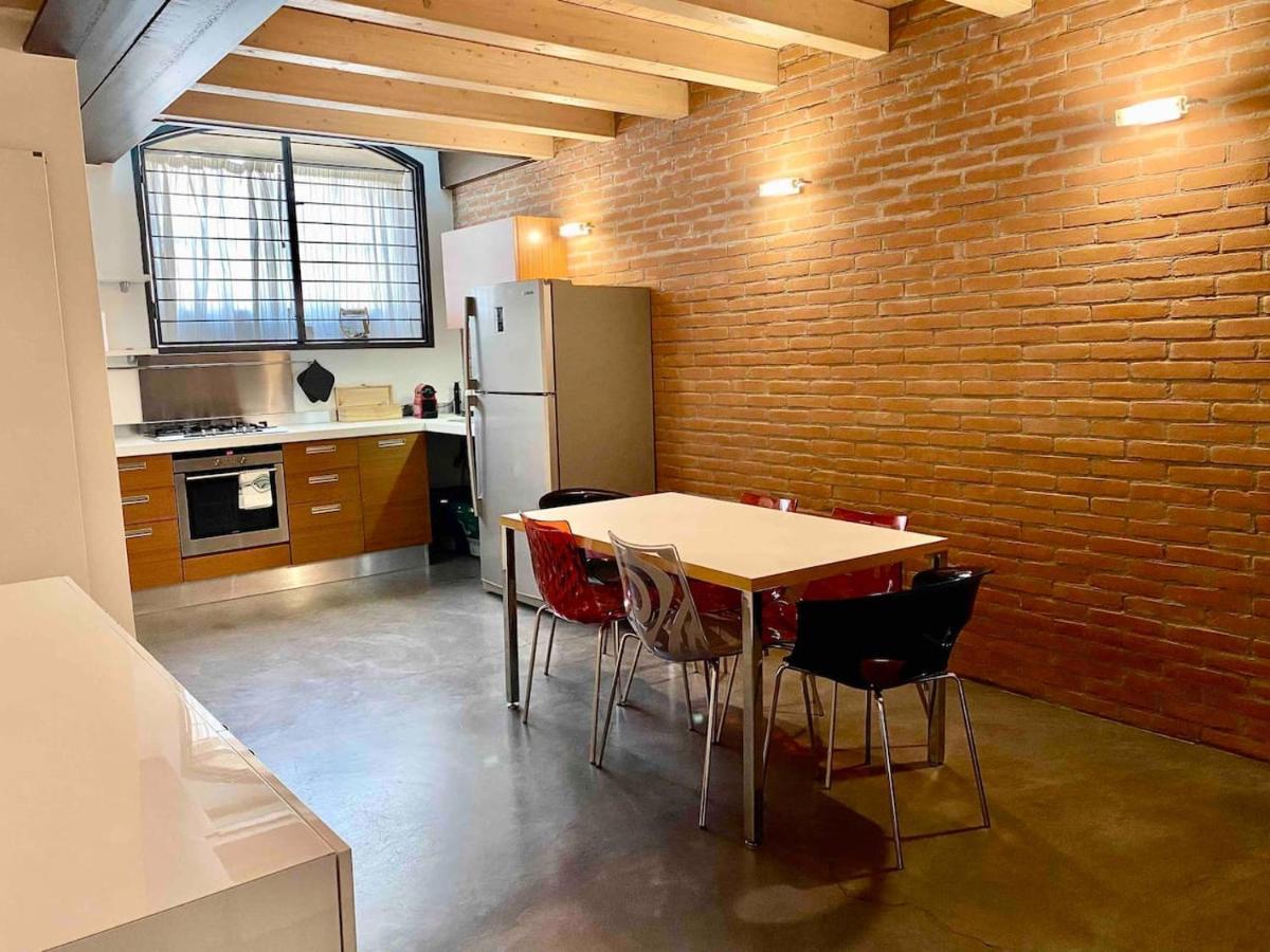 Luxury Industrial Vicino Al Centro Con Garage Apartment Brescia