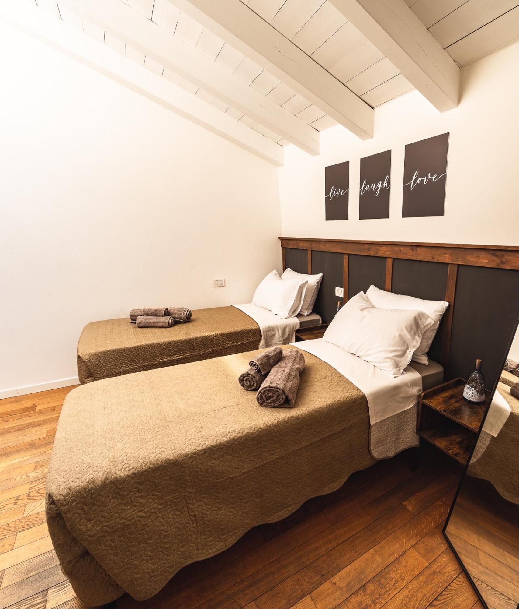 Luxury Industrial Vicino Al Centro Con Garage Apartment